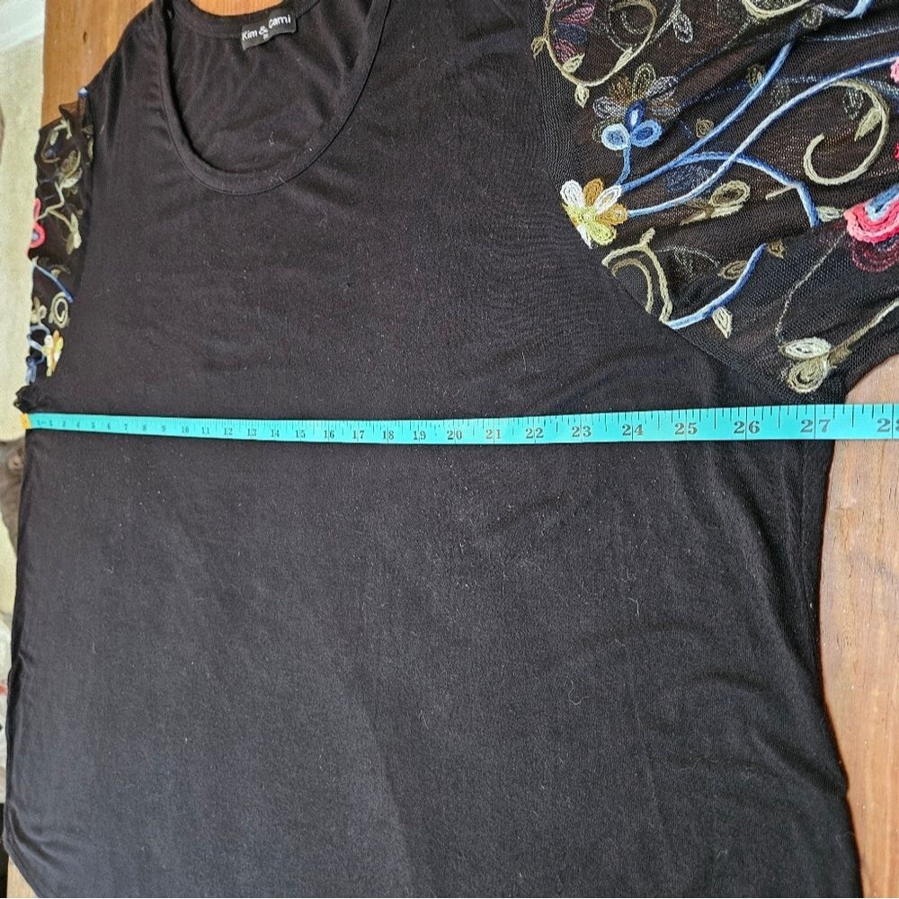 Kim & Cami Top Womens Sz 3X Black Whimsical Embroidered Floral Flutter Sleeves - Picture 9 of 15